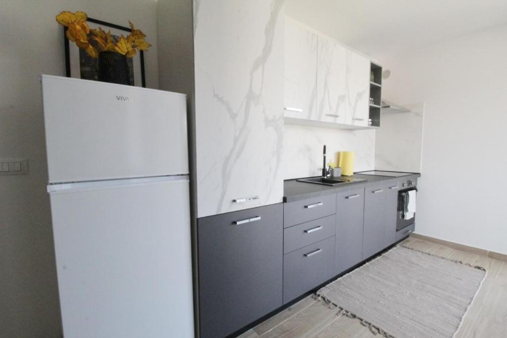 Apartments La Mar Zambratija المظهر الخارجي الصورة